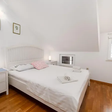 Traditional Dalmatian House Tina *