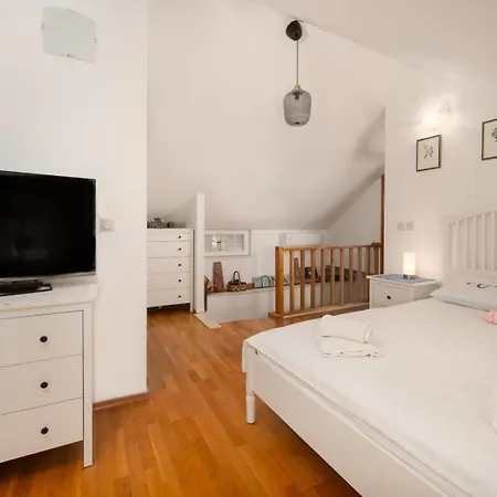 Traditional Dalmatian House Tina Vakantiehuis *