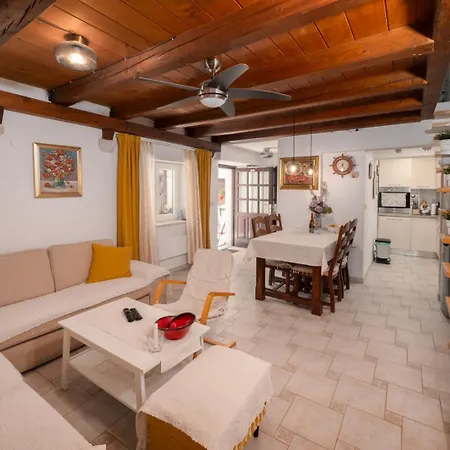 Traditional Dalmatian House Tina * Trogir