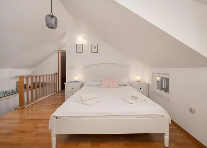 Vakantiehuis Traditional Dalmatian House Tina Trogir