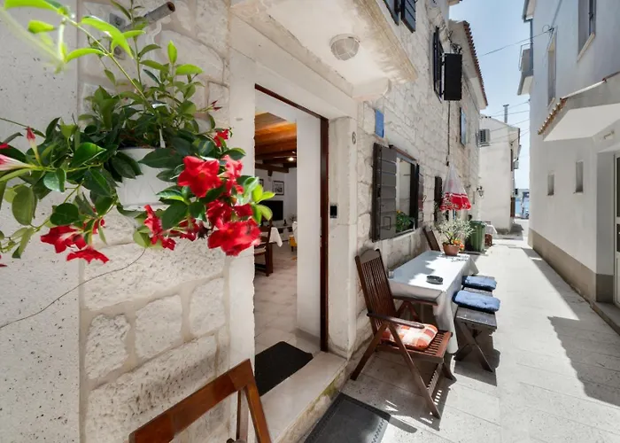 Vakantiehuis Traditional Dalmatian House Tina Trogir